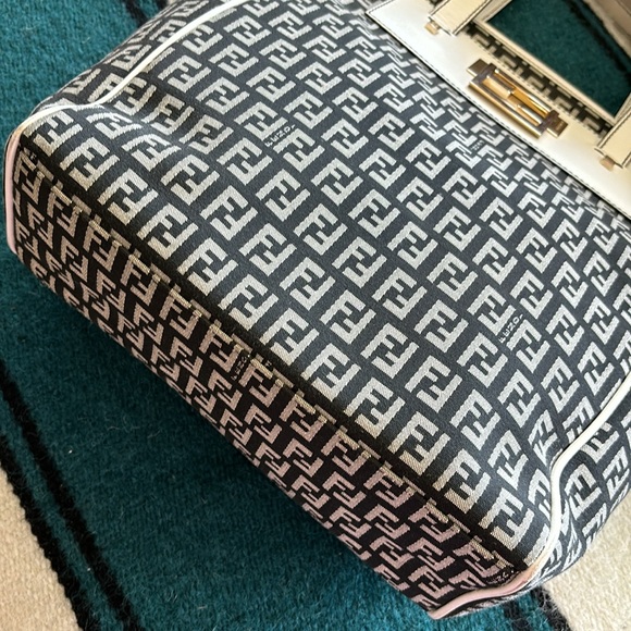 Fendi Tote Bag Rare - Picture 9 of 16